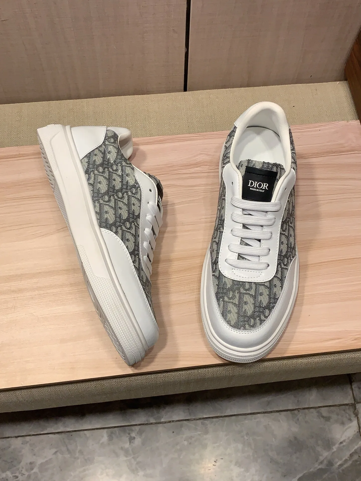 Men's men's shoes💰420💰💰🎩🎩[Lightning][Lightning] "Dior DIOR*" The latest • popular casual shoes, top brand [seduce] luxury ~ purchasing agency, top ~ quality. [Strong] The upper is made of imported breathable cowhide with material ➕ breathable sheepskin feet (•) and fine workmanship. The original stylish and stylish soft rubber wear-resistant and non-slip outsole is light and comfortable on the feet. The real thing looks better when photographed in person. 111: code: 38-44, 3️⃣ colors selected